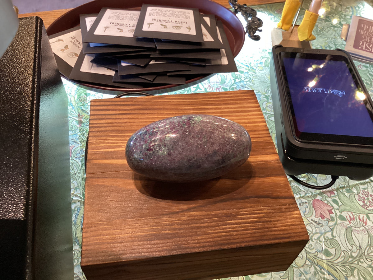 Ruby kyanite egg